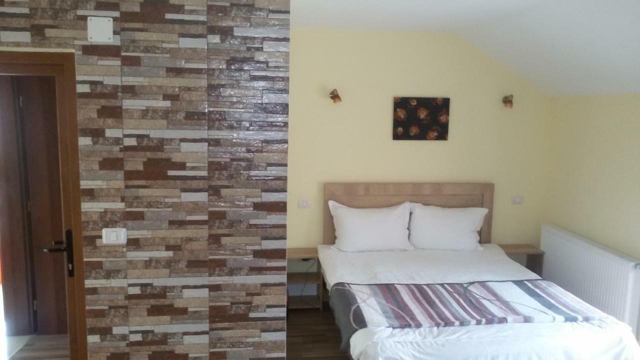 La Tusi Guest house Lovrin